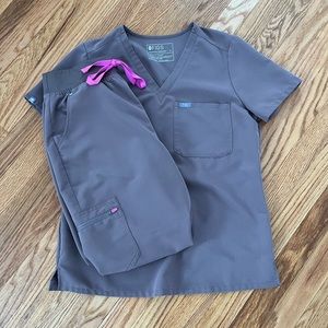 Figs Smokey taupe set